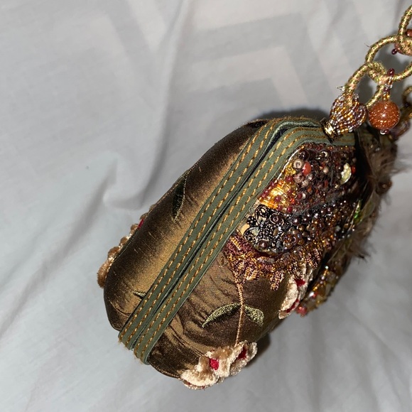 RARE HTF Like new Mary Frances Vintage Jeweled & Beaded feathers Clutch - Picture 12 of 16